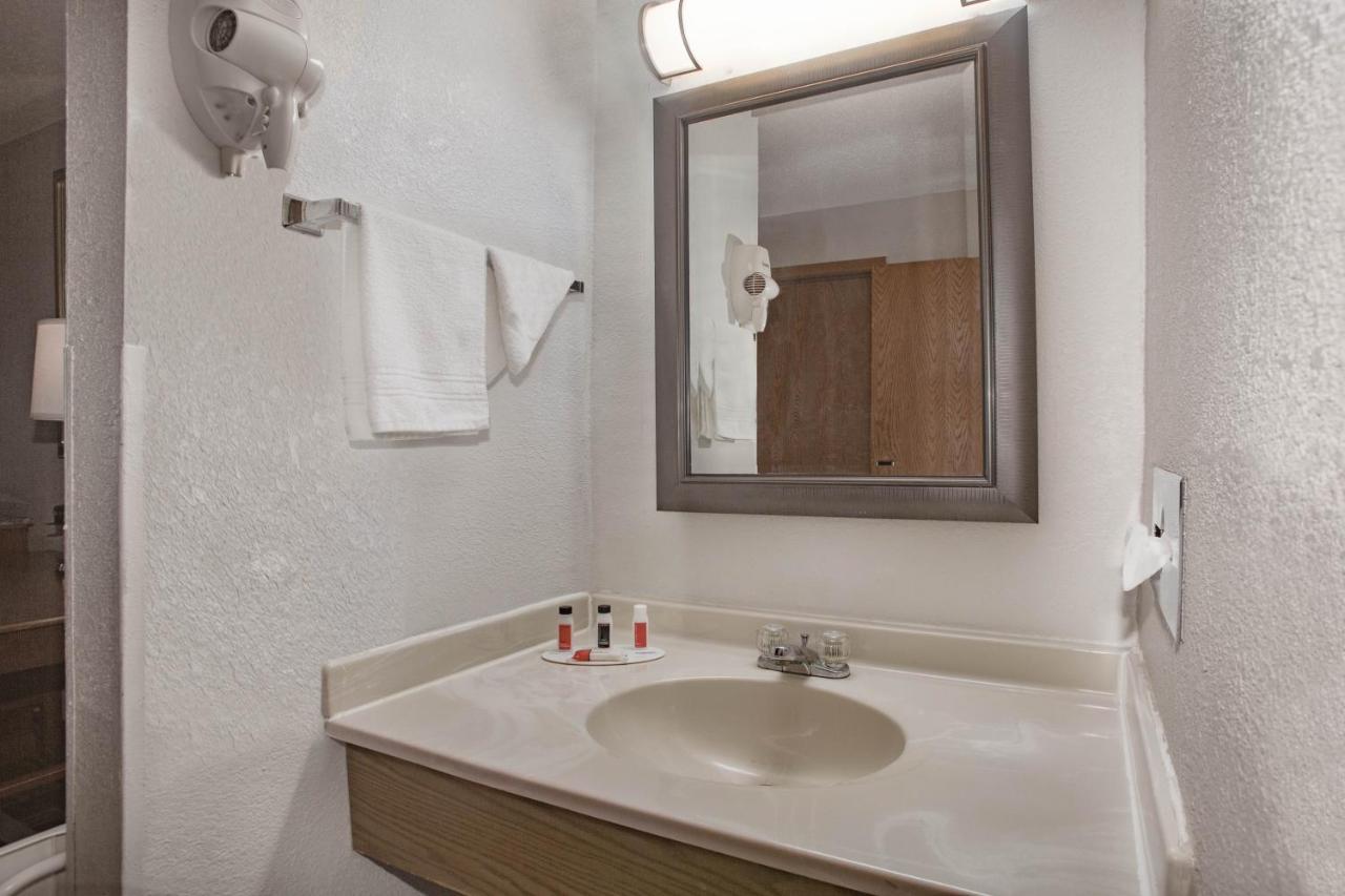 Super 8 By Wyndham Fort Madison Luaran gambar