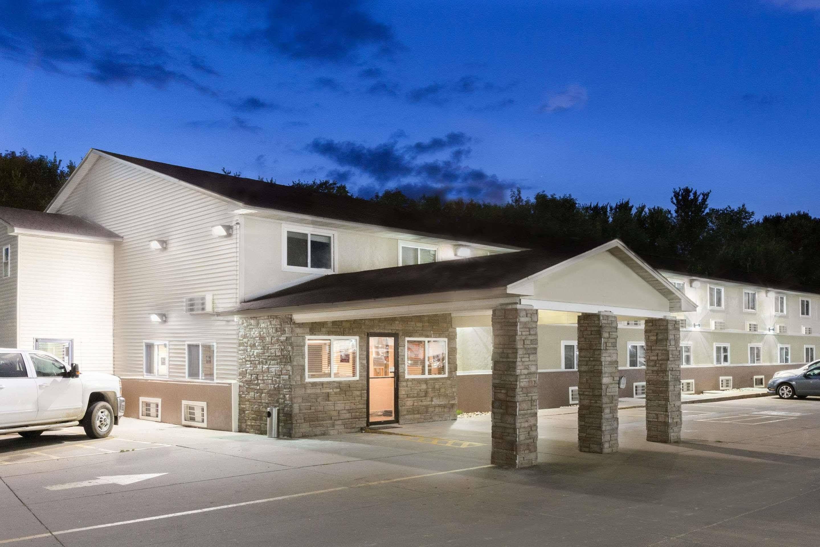 Super 8 By Wyndham Fort Madison Luaran gambar