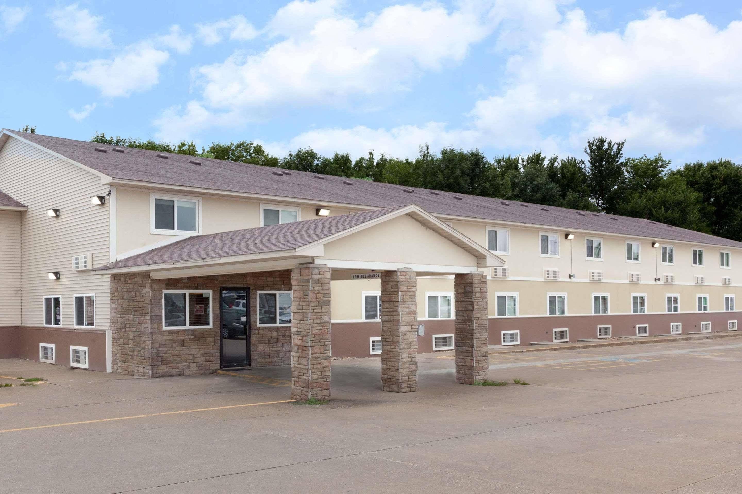 Super 8 By Wyndham Fort Madison Luaran gambar